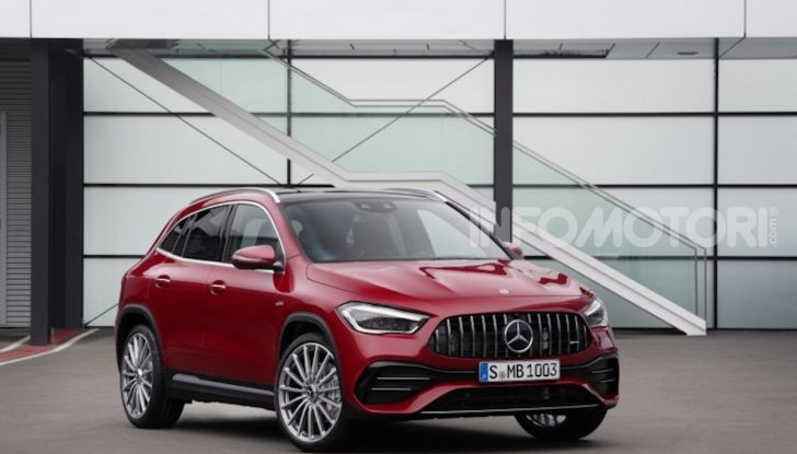 Nuovo Mercedes-AMG GLA 35 4MATIC: prestazioni senza rinunciare al comfort - Foto 4 di 11