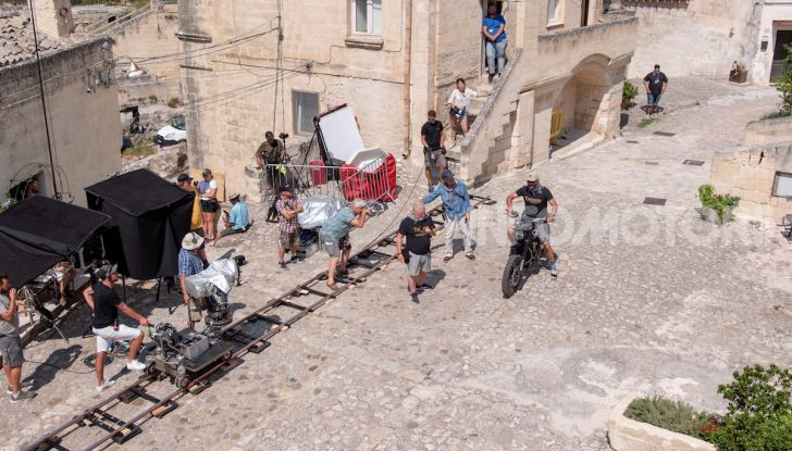 Triumph sbarca al cinema al fianco di James Bond - Foto 1 di 4