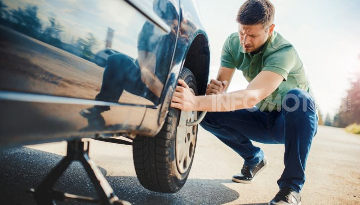 invertire pneumatici auto