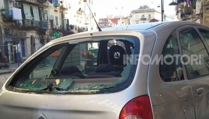 Petardi Capodanno danni auto