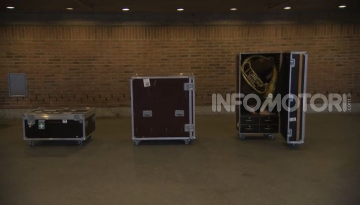 La #CarlosGhosnChallenge: entra nelle custodie di strumenti musicali come Ghosn! - Foto 8 di 13