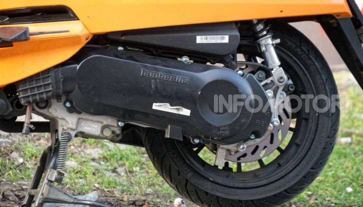 Prova Lambretta V 200 Special, il Lambro torna a scorrere su due ruote - Foto 3 di 25
