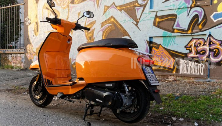 Prova Lambretta V 200 Special, il Lambro torna a scorrere su due ruote - Foto 10 di 25