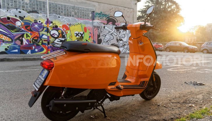 Prova Lambretta V 200 Special, il Lambro torna a scorrere su due ruote - Foto 11 di 25