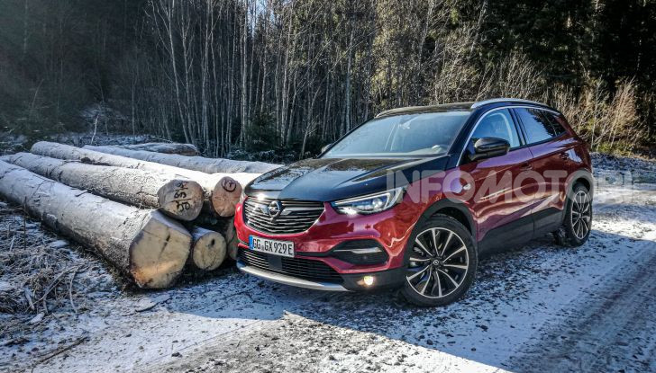Prova Opel Grandland X Hybrid4, il SUV ecologico per andare ovunque - Foto 12 di 15