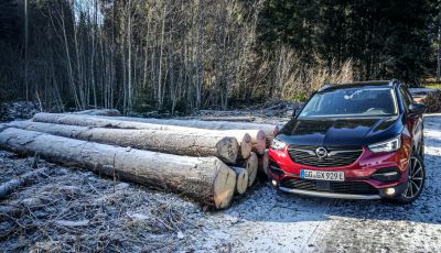 Prova Opel Grandland X Hybrid4, il SUV ecologico per andare ovunque
