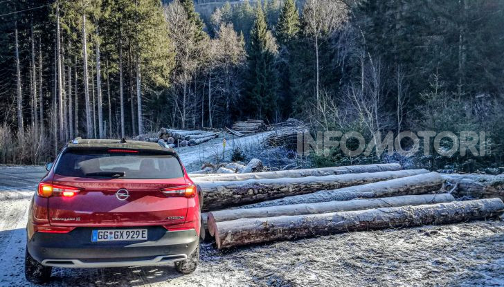 Prova Opel Grandland X Hybrid4, il SUV ecologico per andare ovunque - Foto 13 di 15