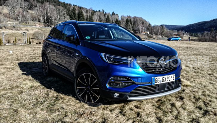 Prova Opel Grandland X Hybrid4, il SUV ecologico per andare ovunque - Foto 6 di 15