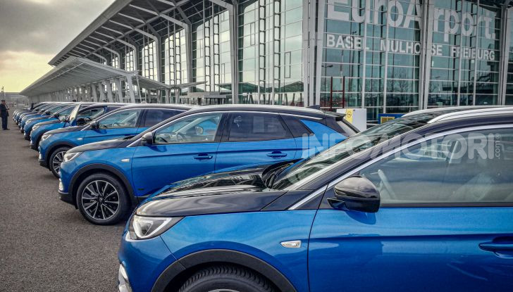 Prova Opel Grandland X Hybrid4, il SUV ecologico per andare ovunque - Foto 5 di 15