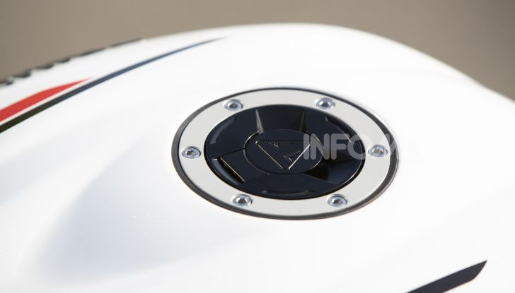 Il 2020 di Triumph si apre col lancio della nuova Street Triple S - Foto 10 di 35