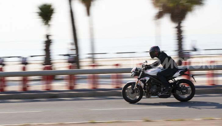 Il 2020 di Triumph si apre col lancio della nuova Street Triple S - Foto 15 di 35