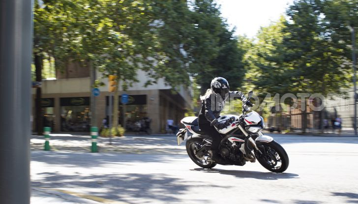 Il 2020 di Triumph si apre col lancio della nuova Street Triple S - Foto 18 di 35