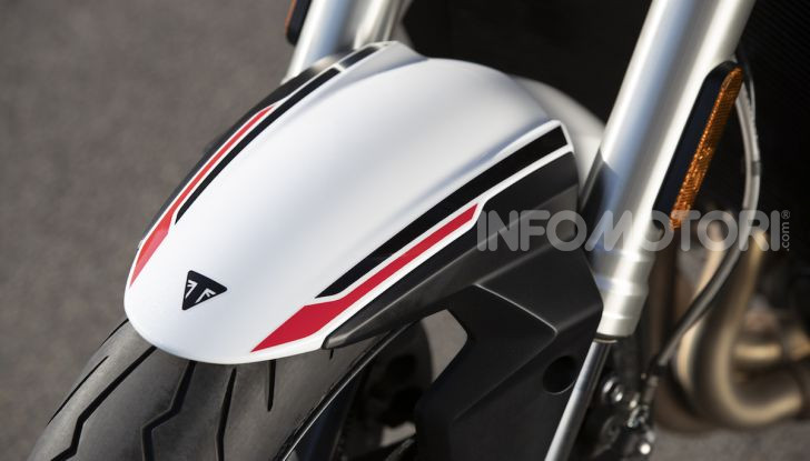 Il 2020 di Triumph si apre col lancio della nuova Street Triple S - Foto 2 di 35