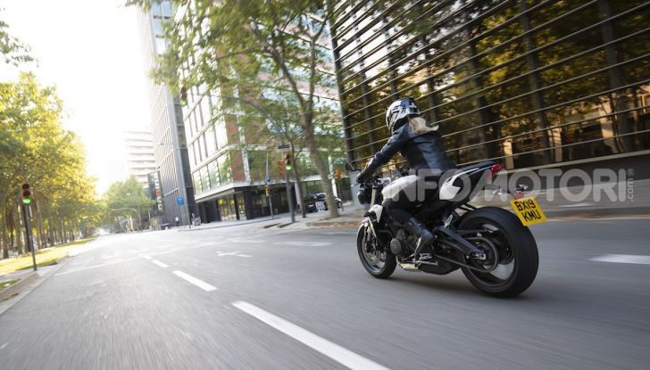 Il 2020 di Triumph si apre col lancio della nuova Street Triple S - Foto 20 di 35