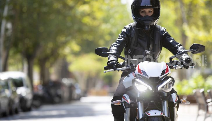 Il 2020 di Triumph si apre col lancio della nuova Street Triple S - Foto 35 di 35