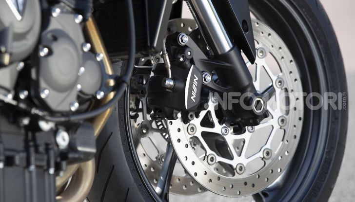 Il 2020 di Triumph si apre col lancio della nuova Street Triple S - Foto 5 di 35