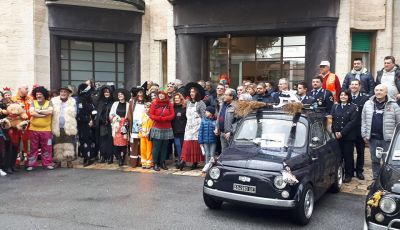 La Befana arriva all’Ospedale Gaslini di Genova… con le Fiat 500!