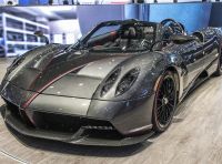 Horacio Pagani consegna una Huayra Roadster da 2 milioni di Euro a Jorge Lorenzo