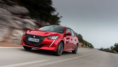Nuova Peugeot 208: più connettività con l’Allure Navi Pack