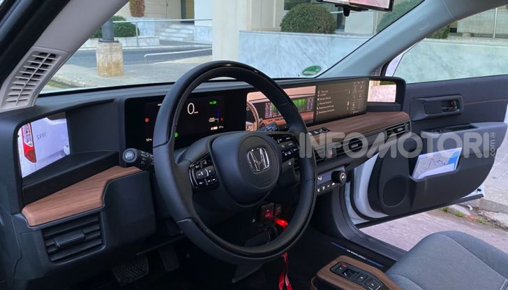 [VIDEO] Prova nuova Honda E: la citycar elettrica tutto divertimento! - Foto 2 di 14