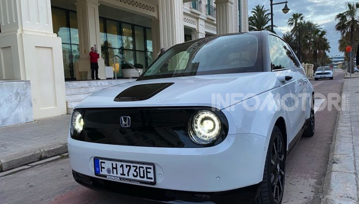 [VIDEO] Prova nuova Honda E: la citycar elettrica tutto divertimento! - Foto 1 di 14