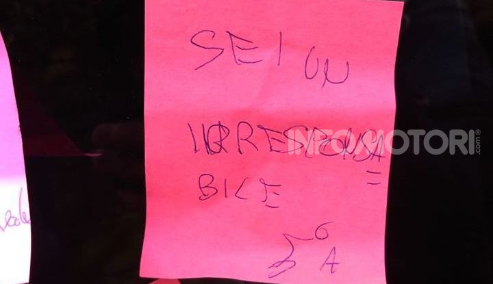 A Napoli arrivano le multe dei bambini con i Post-it - Foto 3 di 3