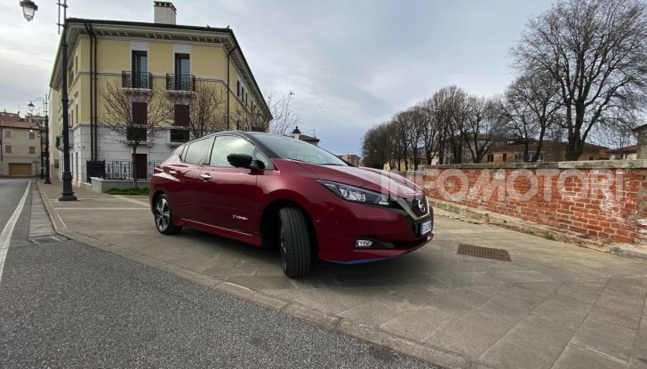 Nissan Leaf e+ 62 kWh prova su strada: prestazioni, autonomia e prezzi - Foto 15 di 37