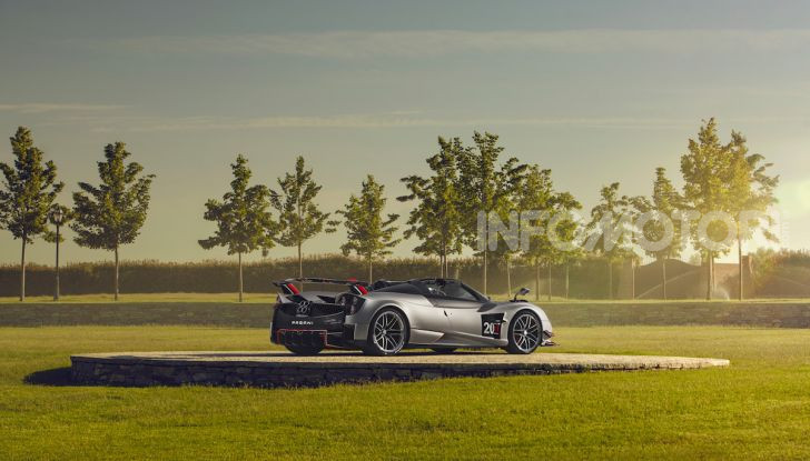 Pagani Roadster BC: V12 e 850 CV - Foto 30 di 47