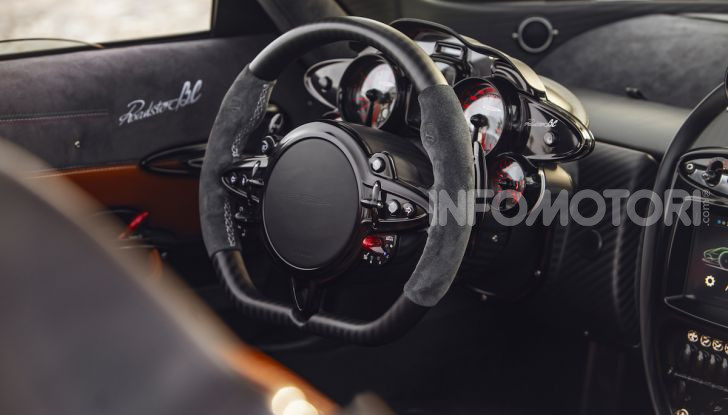 Pagani Roadster BC: V12 e 850 CV - Foto 43 di 47