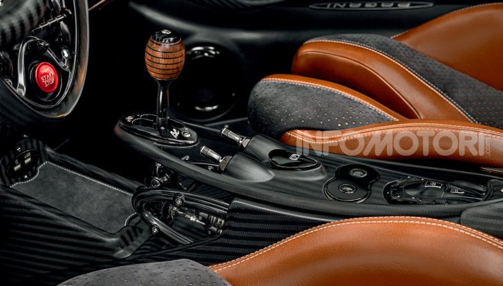 Pagani Roadster BC: V12 e 850 CV - Foto 9 di 47