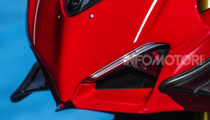 Ducati Superleggera V4: numeri da record per una moto da sogno - Foto 8 di 13