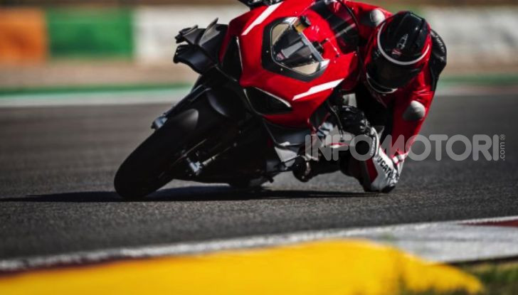 Ducati Superleggera V4: numeri da record per una moto da sogno - Foto 1 di 13