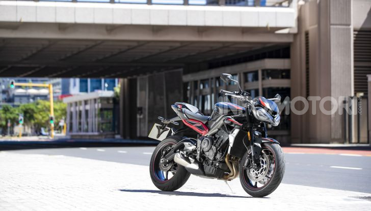 Triumph Street Triple R 2020: aggressiva nelle prestazioni e nel prezzo - Foto 1 di 15