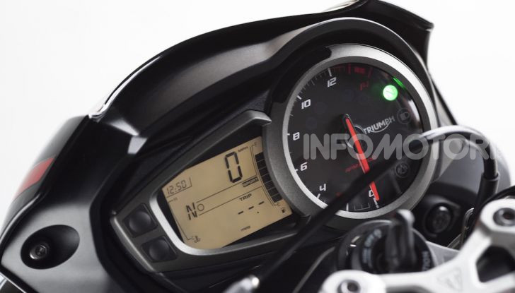 Triumph Street Triple R 2020: aggressiva nelle prestazioni e nel prezzo - Foto 15 di 15