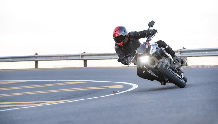Triumph Street Triple R 2020: aggressiva nelle prestazioni e nel prezzo - Foto 3 di 15
