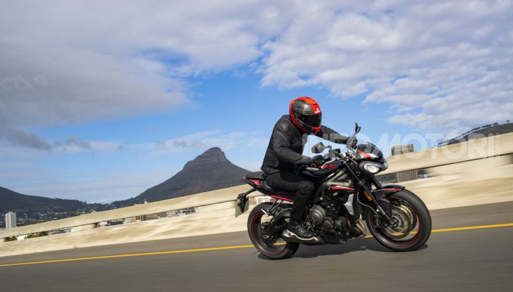 Triumph Street Triple R 2020: aggressiva nelle prestazioni e nel prezzo - Foto 4 di 15