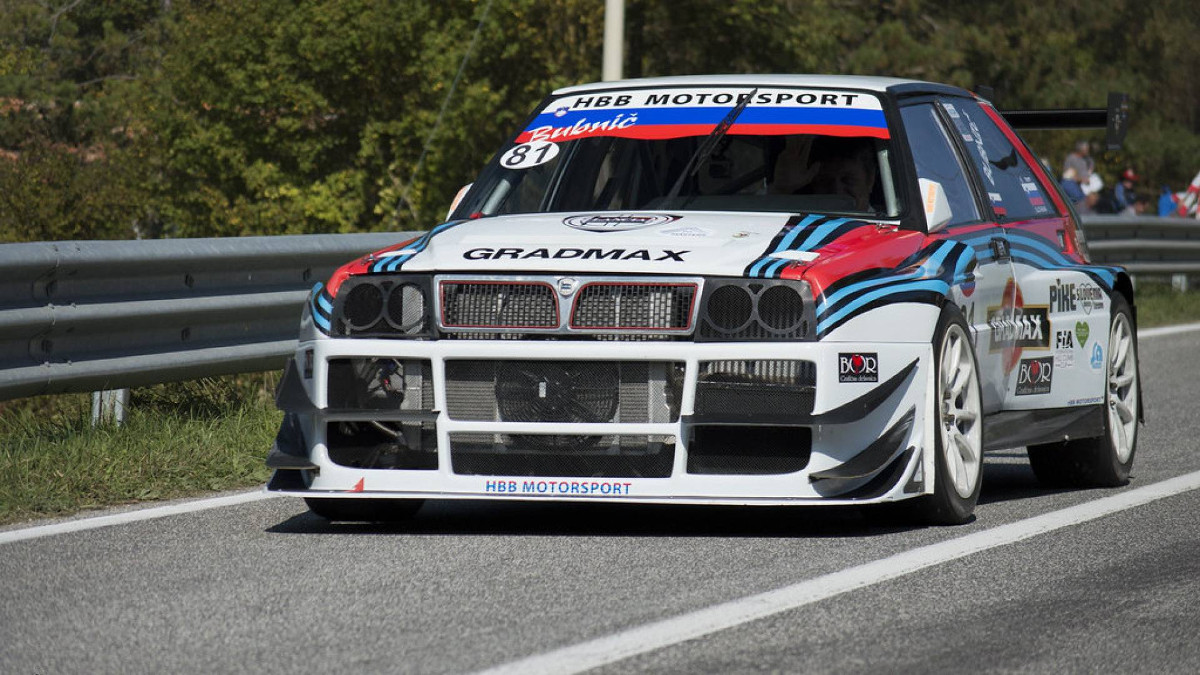 Lancia Delta HF integrale салон