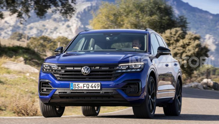 Volkswagen Touareg R 2020 in versione ibrida al Salone di Ginevra - Foto 2 di 12