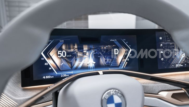 BMW Concept i4: la prima gran coupé 100% elettrica del brand tedesco - Foto 11 di 16