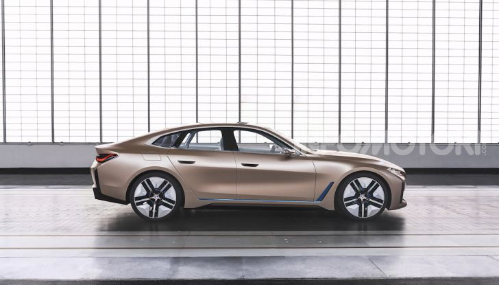 BMW Concept i4: la prima gran coupé 100% elettrica del brand tedesco - Foto 6 di 16