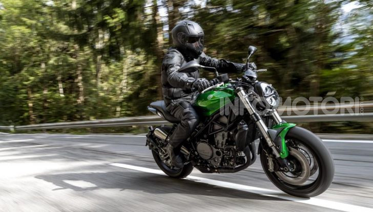 Benelli 752S: il ritorno tra le medie della casa pesarese - Foto 4 di 4