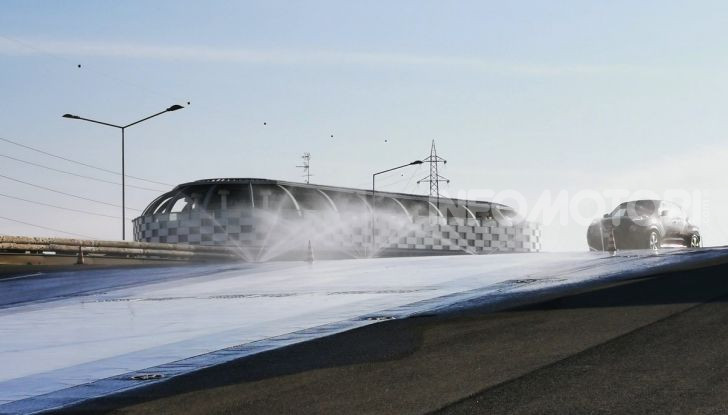 Guida sicura: le regole che è bene ricordare per evitare incidenti - Foto 7 di 25