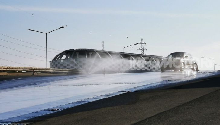 Guida sicura: le regole che è bene ricordare per evitare incidenti - Foto 6 di 25