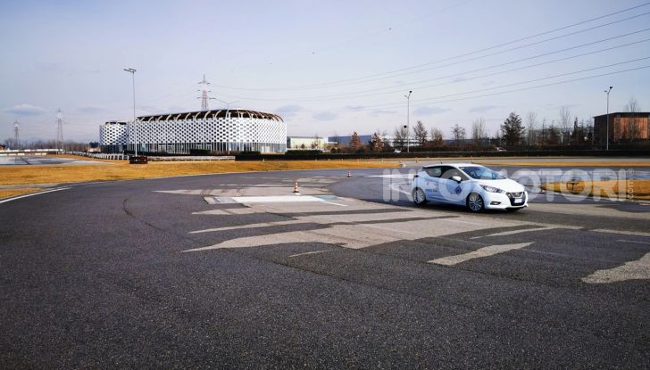 Guida sicura: le regole che è bene ricordare per evitare incidenti - Foto 24 di 25