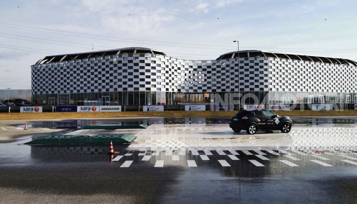 Guida sicura: le regole che è bene ricordare per evitare incidenti - Foto 22 di 25