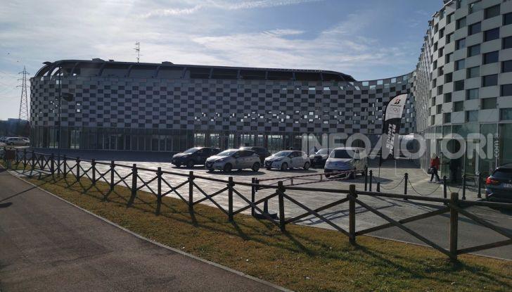 Guida sicura: le regole che è bene ricordare per evitare incidenti - Foto 21 di 25