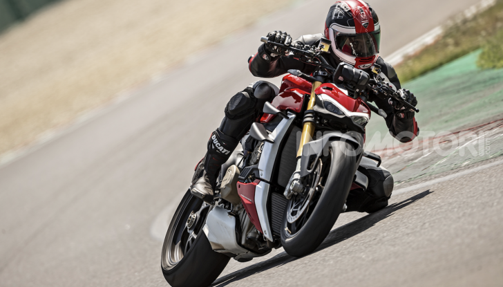 Ducati Streetfighter V4, la power naked dalla doppia personalità - Foto 4 di 16
