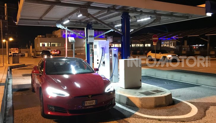 Autostrade per l’Italia dopo Anas ed Aiscat promette piani per ricariche auto elettriche in autostrada - Foto 7 di 11