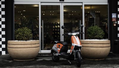 Ecco lo scooter elettrico Ducati: è il Super Soco CUx Special Edition