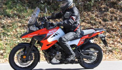 Test Ride Suzuki V-Strom 1050XT: la crossover che ama l’asfalto e non disdegna l’off-road